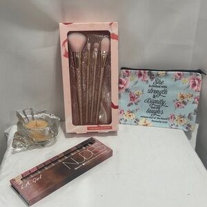 Pink Makeup Brush Set with Floral Pouch and 12 color eye shadow palette NWT